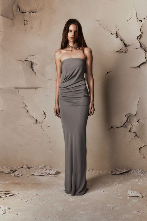 Bouchra Jarrar, Fashion Trend Forecast, Ruched Maxi Dress, Christopher Esber, Looks Party, Tube Dress, Ruched Dress, Trending Dresses, Gray Dress