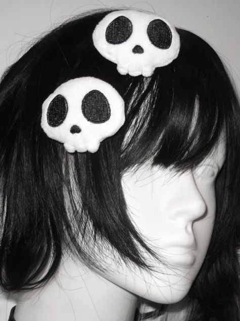 Elevate your style with these unique plush skeleton hairclips. Adorned with a soft and cuddly skeleton design, these hair clips add a quirky and playful touch to any outfit. Perfect for those who love to mix a bit of spooky charm with their kawaii fashion. The price is for one pair of hair clips, making it easy to create a coordinated look. Ideal for themed parties, cosplay, or just adding a bit of fun to your daily wear. Kawaii Hair Pins, Alternative Hair Accessories, Emo Hair Accessories, Cocoppa Play Accessories, Goth Hair Clips, Goth Diys, Goth Gift Ideas, Skeleton Accessories, Goth Hair Accessories