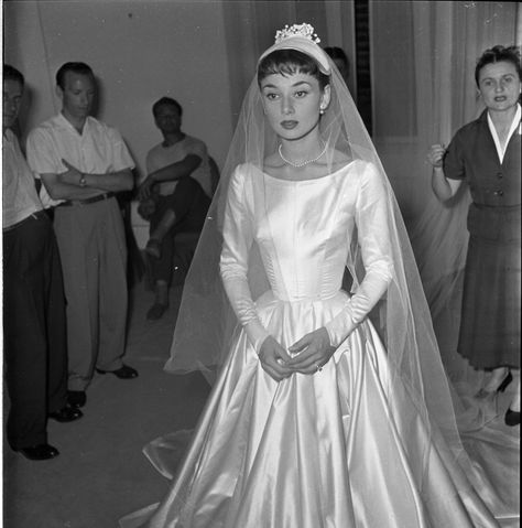 timelessaudrey: “ Audrey tries on wedding dress, Rome,1952 ” Audrey Hepburn Wedding Dress, Audrey Hepburn Wedding, Actress Wedding, 1950s Wedding Dress, Audrey Hepburn Photos, Old Hollywood Wedding, Old Hollywood Actresses, Celebrity Wedding Dresses, Vintage Brides