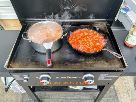 Can You Use A Cast Iron Skillet On A Blackstone Griddle? (Solved) Blackstone Camping Meals, Cooking On A Blackstone Griddle, Grill Dishes, Best Blackstone Griddle Recipes, Stove With Griddle, Blackstone Griddle Recipes, Cast Iron Skillet Pizza, Outdoor Griddle, Emergency Planning