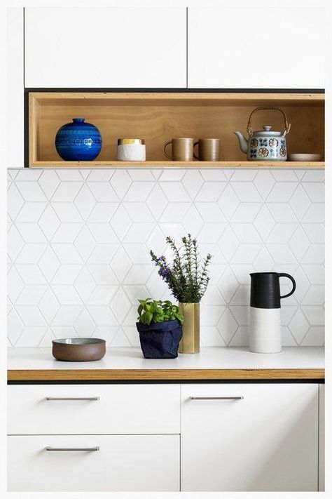 Pvc Kitchen, Modern Kitchen Backsplash, Kitchen Splashback Tiles, Backsplash Patterns, Kitchen Backsplash Ideas, Subway Tile Kitchen, Kitchen Backsplash Designs, White Backsplash, White Modern Kitchen