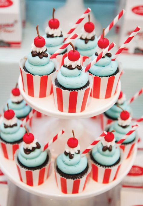 Awesome Retro 50s Inspired Diner {2nd Birthday} Sundae Cupcakes, Cookies Cupcake, Diner Party, 50s Diner, Rockabilly Wedding, Torte Cupcake, Oreo Cupcakes, Ice Cream Party, Fun Cupcakes