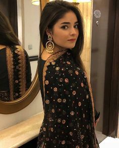 We are in love with this look of zaira 😍 What you think ? . . . #indianbride #indianwear #indianweddings #indianfashion #indiangroom… Zaira Wasim, Alia Bhatt Photoshoot, Salwar Kamiz, Makeup For Teens, Indian Makeup, Trendy Dress Outfits, Trendy Makeup, Ethnic Outfits, Bollywood Girls