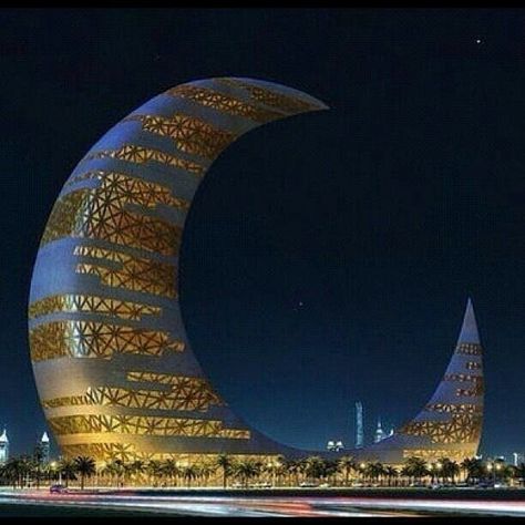 Crescent Moon Tower in Dubai | Community Post: 8 Pinterest "Places" That Look Too Good To Be True Architecture Cool, الإمارات العربية المتحدة, Architecture Unique, Interesting Architecture, Peisaj Urban, Fotografi Kota, Unusual Buildings, Dubai Hotel, Famous Buildings