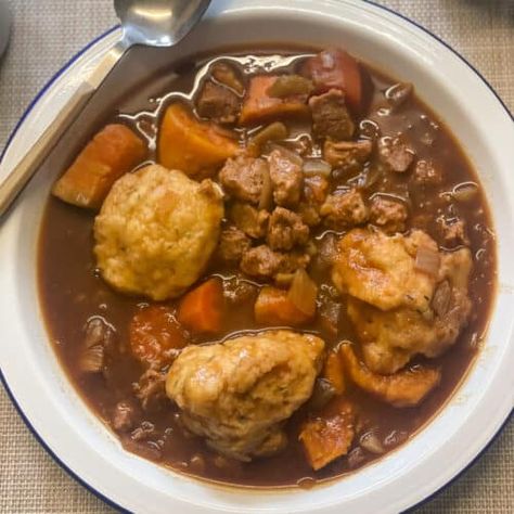 Slow Cooker Vegan Beef Stew and Dumplings - Traditional Plant-Based Cooking Vegan Dumpling Stew, Dumplings For Stew, Diet Slow Cooker Recipes, Vegan Slow Cooker Stew, Beef Stew And Dumplings, Vegan Beef Stew, Slow Cooker Vegan, Beef Stew With Dumplings, Fluffy Dumplings