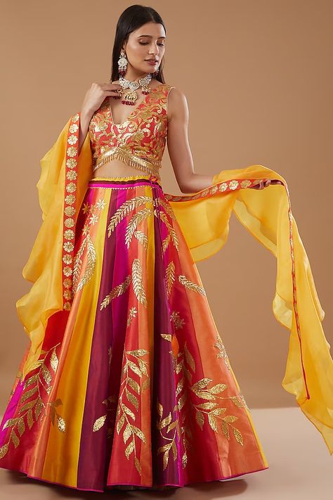 Multi-Colored Dupion Raw Silk Embroidered Lehenga Set Design by Vandana Sethi at Pernia's Pop Up Shop 2023 Sulakshana Monga, Multi Color Lehenga, Kaftan Set, Printed Kaftan, Embroidered Lehenga, Indian Fashion Designers, Pernia Pop Up Shop, Wedding Fashion, Embroidered Silk