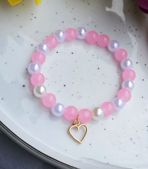 Pearl Beads Bracelet Ideas, Pink Name Bracelet, Pink Bracelets, Pink Beaded Bracelet, Glass Beads Bracelet, Pink Beaded Bracelets, Hearts Bracelet, Crystal Bead Jewelry, Bracelet Heart