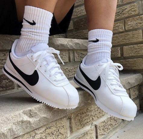 Nike Cortez Outfit, Nike Cortez Women, Nike Cortez Shoes, Cortez Shoes, Classic Cortez, Basic Shoes, Nike Classic Cortez, Dr Shoes, All Nike Shoes