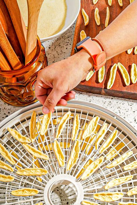 Homemade Noodle Recipes Fresh Pasta, How To Dry Homemade Noodles, Dry Homemade Pasta, Dehydrate Homemade Pasta, Dried Pasta Recipe, How To Dry Pasta For Storage, Drying Fresh Pasta, Preserving Homemade Pasta, Dehydrating Homemade Pasta