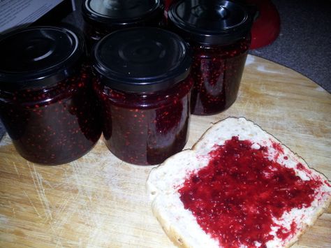 MMMM...Chocolate and Raspberries. What could be better as a preserve? I found this recipe on the Web somewhere, I forget where exactly. Probably at Recipes Downunder. I'm going to make this as Christmas presents for this year, but haven't had time yet. I hope it's as delicious as it sounds! Chocolate Raspberry Jam, Chocolate Jam, Jam Canning, Tomato Jam Recipe, Canning Jam Recipes, Raspberry Jam Recipe, Pear Jam, Canning Recipe, Tomato Jam