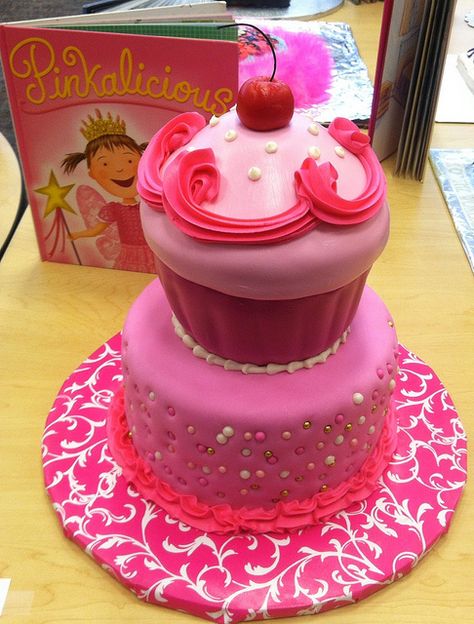 Pinkalicious Birthday Party Cake, Pinkalicious Birthday Cake, Pinkalicious Cake, Pinkalicious Birthday Party, Pinkalicious Party, Girly Birthday Party, Ice Cream Cupcakes, Funny Birthday Cakes, Giant Cupcakes