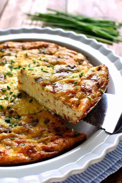 No Crust Quiche, Broccoli Quiche Recipes, Crustless Quiche Lorraine, Bacon Quiche Recipe, Best Egg Recipes, Quiche Lorraine Recipe, Easy Quiche, Breakfast Quiche Recipes, Quiche Recipes Easy