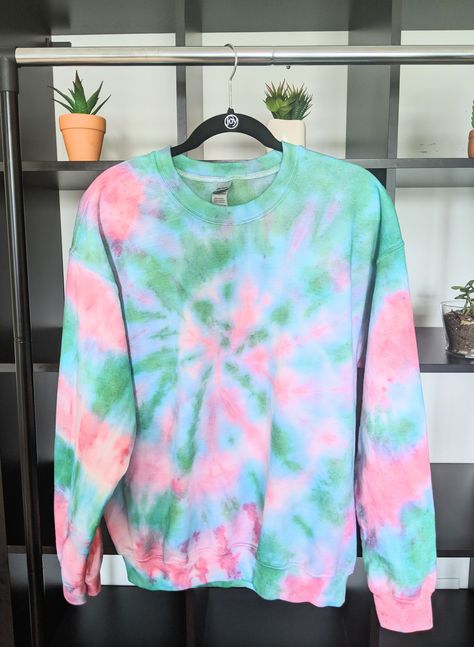 Beach Hippie, Green Tie Dye, Dye Sweatshirt, Green Sweatshirt, Green Tie, Tie Dye Sweatshirt, Crafty Craft, Pink Sweatshirt, Palm Beach