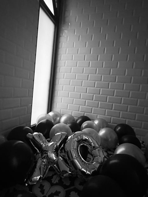 House Of Balloons Inspired Photoshoot, The Weekend Birthday Theme, House Of Balloons Party The Weeknd, Dark Themed Birthday Party, House Of Balloons Birthday Party, Black And White Bday Theme, House Of Balloons Party Theme, The Weeknd Party Theme, The Weeknd Birthday Theme