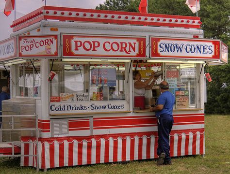 Popcorn Shop Design, Colorful Popcorn, Snow Cone Stand, Popcorn Stand, Etsy Poster, Popcorn Shop, Snack Stand, Mini Cafe, Dining Room Paint Colors