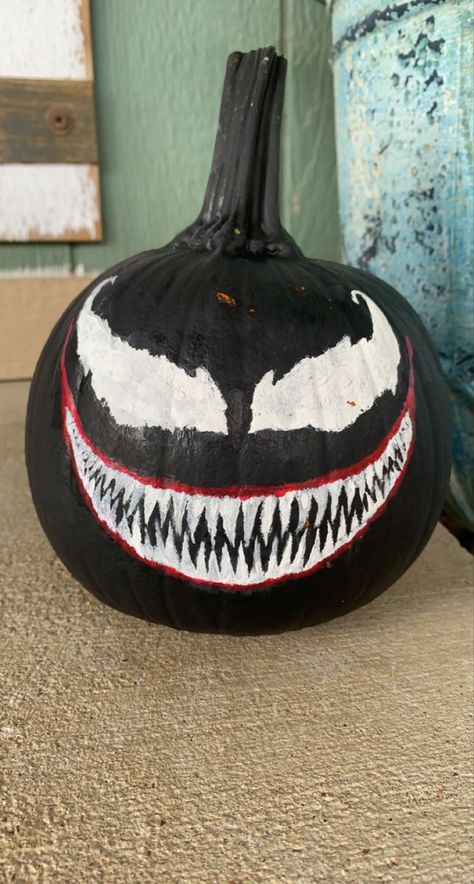 Venom Pumpkin Painting, Mini Pumpkin Painting Ideas Halloween, Black Panther Pumpkin, Spiderman Pumpkin Painting, Scary Painted Pumpkins, Deadpool Pumpkin, Scary Pumpkin Painting Ideas, Venom Pumpkin, Scary Pumpkin Painting