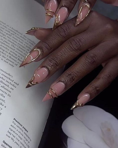 𝗡𝗲𝗡𝗲 ~ Helen Onodi on Instagram: "Bringing in SUMMER with GOLD VIBE ✨💫 Which is your fav finger 😅😍" Emerald Green Acrylic Nails Almond, Gold Crome Nails French Almond, Medium Oval Nails Designs, Sharp Nails Aesthetic, Earthy Aesthetic Nails, Olive Green Nails Designs Fall Almond, Gold Nail Designs Almond, Stilettos Nails Designs, Sharp Almond Acrylic Nails