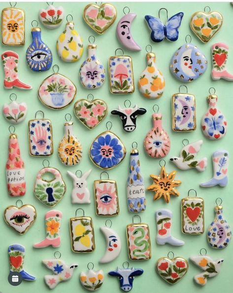 Clay Magnets, Clay Diy Projects, Keramik Design, December 1st, Diy Pottery, Clay Art Projects, Ceramics Ideas Pottery, Exploring The World, Diy Clay Crafts