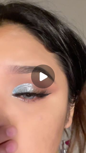 Aaliah Marie ✩ on Instagram: "create this beautiful blue &!brown look using the NUDE 4 palette from @byscosmetics & the stunning blue shimmer eyeshadow cream from @oulaccosmetics_official in NO BURDEN 🩵✨

lashes in mami use code: liamarie @official_dreamcosmetics 
blue cream shadow oulac 
liner @wetnwildbeauty 
eye brows @elfcosmetics 
cobtact lenses in cloudy gray @unicoeye_official code: xliaa20

#makeuptutorial #makeuplook #blueeyeshadow #cbeauty #kbeauty #makeupartist #trending #oulac #creameyeshadow #eyeshadow #eyeshadowpalette #eyeshadowtutorial" Silver Makeup Blue Eyes, Duo Chrome Eyeshadow Looks, Blue Eyes Eyeshadow Looks, Cloudy Makeup, Gray Eyes Makeup, Metallic Eyeshadow Looks, Celestial Makeup Looks, Grey Eyeshadow Looks, Blue Shimmer Eyeshadow