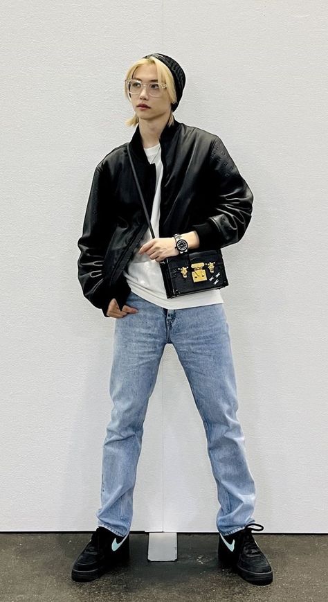 Kpop Idol Mens Fashion, Felix Skz Fashion, Felix Skz Full Body Photo, Felix Style Outfit Skz, Felix's Outfits, Felix Fashion Style, Skz Felix Outfit, Felix Full Body Photo, Felix Stray Kids Outfit