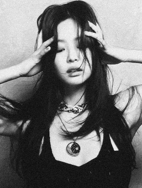 Chat Background, Resort Beach, Jennie Kim Blackpink, Type S, Black Aesthetic Wallpaper, Feminine Aesthetic, Blackpink Photos, Cat Girl, Kpop Aesthetic