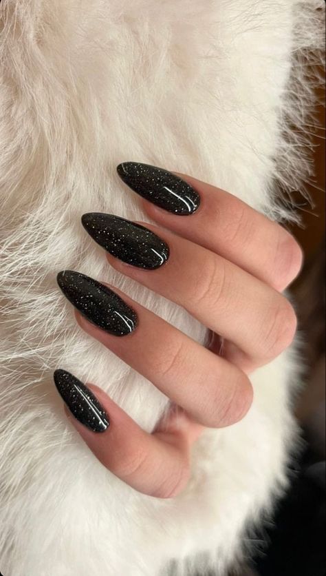 Sparkly Black Nails, Nye Nails, Black Almond Nails, Black And White Nails, Classy Baddie, Black Nails With Glitter, Black Acrylic Nails, Sparkle Nails, Jelly Nails