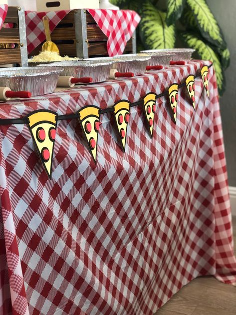 Pizza Party – Little Party Girl Diy Pizza Party, Kids Parade Floats, Pizza Party Decorations, Stall Decorations, Italian Themed Parties, Party Pizza, Mini Cake Stand, Italian Party, Cute Pizza