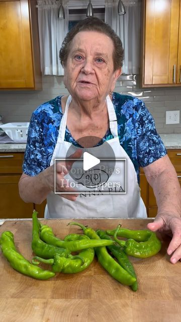 Nonnas Italian Recipes, Nonna Pia, Hot Peppers, Italian Cooking, Italian Food, Stuffed Hot Peppers, Peppers, Italian Recipes, Audio