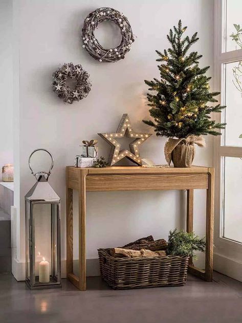 Christmas Entryway, Beautiful Christmas Decorations, Xmas Deco, Clubbing Outfits, Indoor Christmas, Navidad Christmas, Christmas 2017, Noel Christmas, Christmas Mood