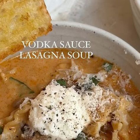 Jane Hardy on Instagram: "Vodka sauce lasagna 🤝🏻 soup. My vodka sauce lasagna recipe from a few weeks back has nearly 10 million views soooo we're keeping the good vibes going and turning that recipe into a soup!! Of course we're using @kettleandfire bone broth because it's the besttttt there is for flavoring a soup. #kandfpartner ~1 ish lb ground Italian sausage 1/2 diced large white onion 3 grated garlic cloves 3 tbsp tomato paste 2 oz vodka or white wine 1 cup heavy cream 32 oz @kettleandfire chicken bone broth 2 cups broken mafaldine or lasagna noodles 1/2 cup fresh torn basil 1/2 cup chopped dino kale More basil + ricotta, parm & pepper for garnishing." Vodka Sauce Lasagna Soup, Vodka Lasagna Soup, Dino Kale, Crustless Pizza, Lasagna Soup Recipe, Lasagna Noodles, Ground Italian Sausage, Vodka Sauce, Lasagna Soup