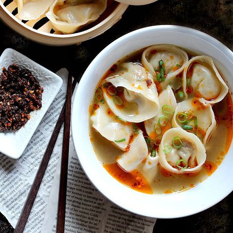 Vegan Wonton, Vegan Eggplant Parmesan, Meat Soup, Vegan Eggplant, Soup Base, Vegan Asian, Vegan Soup Recipes, Vegan Soups, Vegan Soup