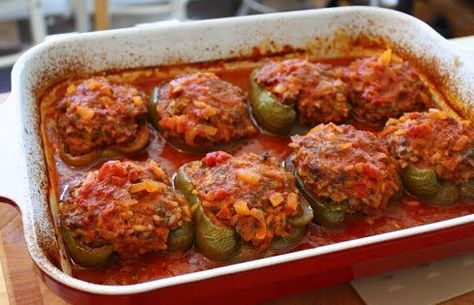 Marinara Sauce Recipe, Bell Pepper Recipes, Food Wishes, Peppers Recipes, Marinara Sauce, Beef Dishes, Bell Peppers, Ground Beef Recipes, Marinara