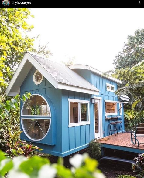 House Tree Plants, Wohne Im Tiny House, Tiny House Exterior, Airbnb House, Tiny House Inspiration, Tiny House Cabin, Hawaii Island, Tiny House Living, Tiny House On Wheels