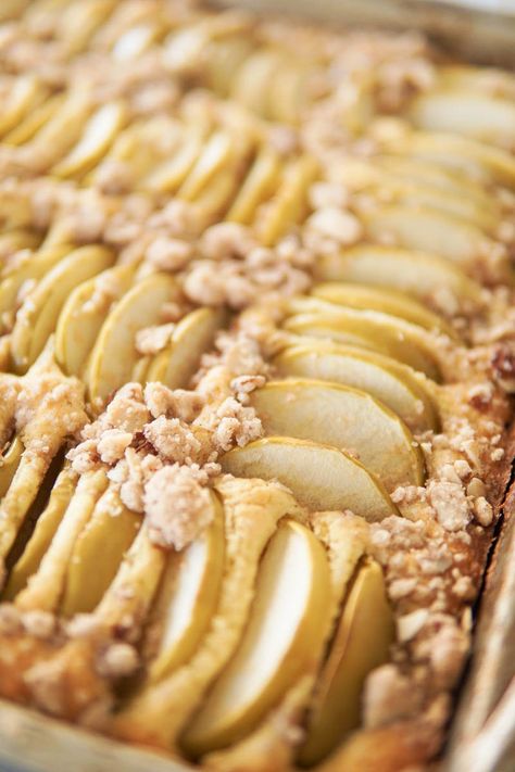 German Apple Sheet Cake Recipe, Lots Of Apples Recipe, 1894 German Apple Pie, Apple Kuchen Recipe German, German Apple Pie Recipe, German Recipes Dessert, Apple Kuchen Recipe, German Apple Pie, German Apple Cake Recipe