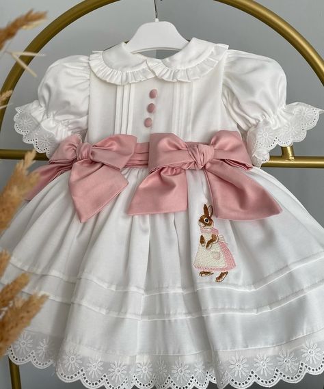 Kids Easter Outfits, Luxury Baby Clothes, Easter Outfit For Girls, Girls Easter Dresses, Kids Dress Wear, Baby Dress Design, Outfit Vintage