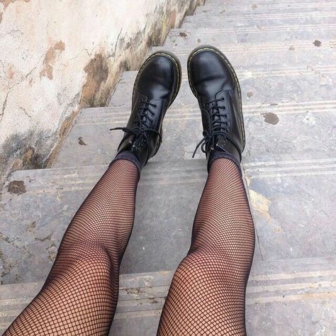 Fishnets And Boots, Fish Net Tights Outfit, Red Doc Martens, Doc Martens Style, Jenny Humphrey, Doc Martens Outfit, Mode Grunge, Doc Martens Boots, Army Boots