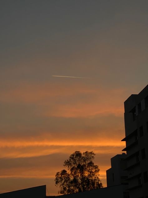 sunset dawn Sky Aesthetic Sunsets, Orange Sky Aesthetic, Spy Aesthetic, Orange Bed, Orange Sky, Udaipur, Wallpaper Ideas, Sky Aesthetic, Orange