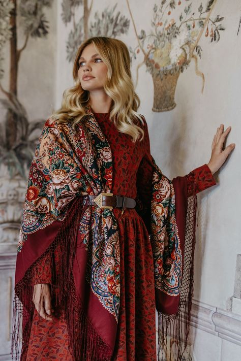 Katalog - Lena Hoschek Tradition AW22/23 Seite 50, 51 Bohemian Schick, Bridal Dirndl, Cranberry Dress, Afghan Culture, Souvenir Collection, Gold Ornament, Lena Hoschek, Mode Boho, Folk Fashion