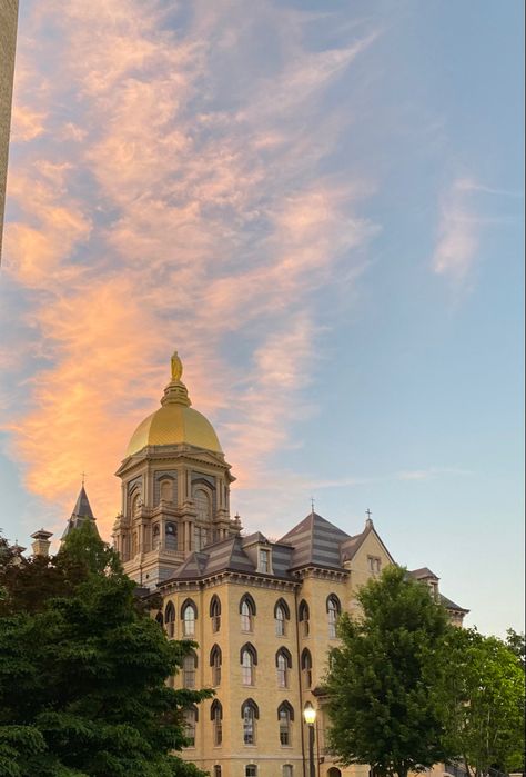 University Of Notre Dame Aesthetic, Notre Dame University Aesthetic, Sinful King, Notre Dame Aesthetic, College Mindset, Notre Dame Wallpaper, Notre Dame Campus, Energy Givers, Noter Dame