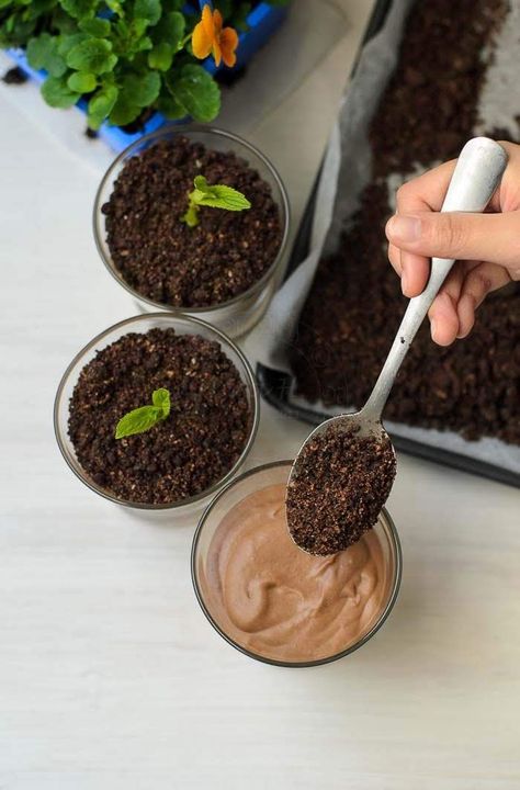 Edible Dirt, Dirt Recipe, Chocolate Dirt, Dirt Cake Recipes, Dirt Pudding, Dirt Cake, Chocolate Mousse Recipe, Pudding Desserts, Chocolate Craving