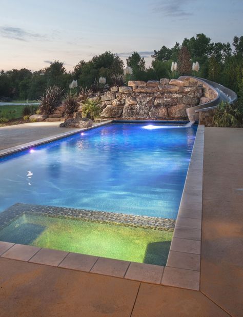 Large rectangle pool Piscina Laguna, Modern Pool And Spa, Piscina Rectangular, Moderne Pools, Rectangle Pool, Pools Backyard Inground, Luxury Swimming Pools, Indoor Pools, Small Swimming Pools