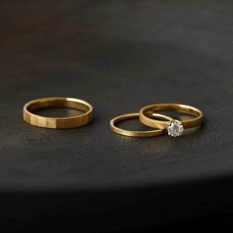 Satomi Kawakita Jewelry on Instagram: “A clean, contemporary wedding set with a dash of something special. ⁠⠀ ⁠⠀ #satomikawakita⁣⠀⁣⠀﻿⁠⠀ .⁣⠀﻿⁠⠀ .⁣⠀﻿⁠⠀ .⁣⠀﻿⁠⠀…” Satomi Kawakita, Contemporary Wedding, Wedding Set, Something Special, Instagram A, Gold Rings, Wedding Rings, Engagement Rings, Ring