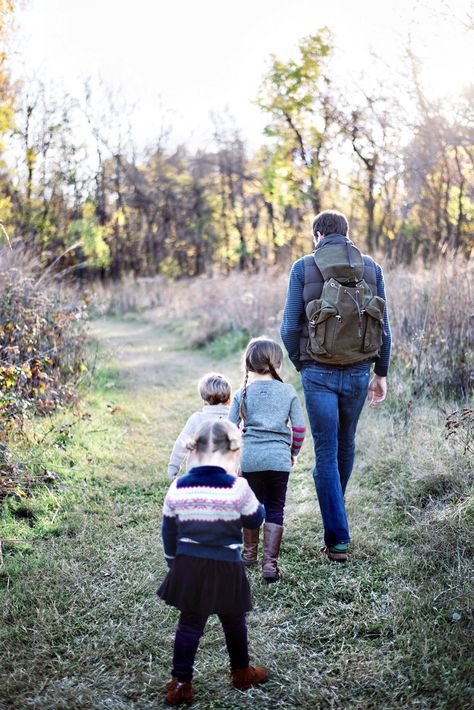 Autumn Picnic, Poses Family, Sibling Poses, Family Hiking, A Group Of People, Family Poses, Toddler Photography, Hiking With Kids, Family Pics