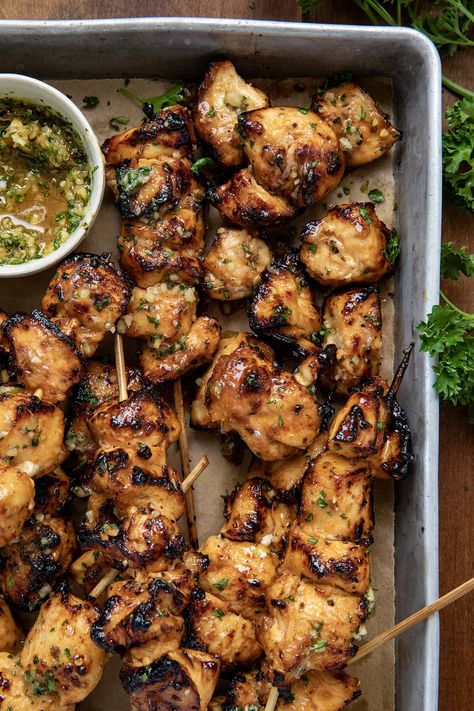 Try these delicious Honey Garlic Chicken Skewers: juicy marinated chicken, air-fried to perfection, and brushed with honey garlic butter! These skewers are not only packed with flavor but quick to prepare, too. Serve them as an appetizer or a main dish, either way, they are sure to impress! Plus, I have also included oven and grilling instructions. Summer Chicken Skewers, Marinated Chicken Skewers Grilled, Oven Chicken Skewers, Meat Skewers Appetizers, Baked Chicken Skewers Oven, Grilled Chicken Skewer Recipes, Summer Supper Recipes, Grilled Chicken Dinners, Honey Garlic Chicken Marinade