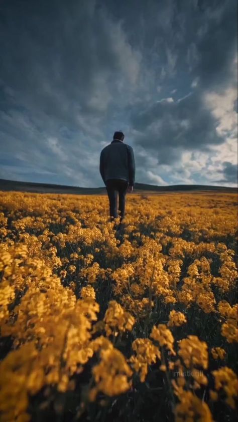 Faceless Man Aesthetic, People Video, Grunge Pictures, Man Working, Fall Landscape Photography, Beautiful Ocean Pictures, Dark Nature Aesthetic, Shadow Photos, Beautiful Views Video