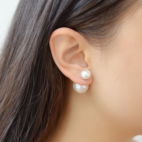 DIY Double Sided Pearl Earring Rihanna Earrings, Double Sided Pearl Earrings, Double Pearl Earrings, Bridesmaid Pearl Earrings, Earrings Double, Bridesmaid Pearls, Pearls Diy, Pearl Earrings Wedding, Bridal Earrings Pearl