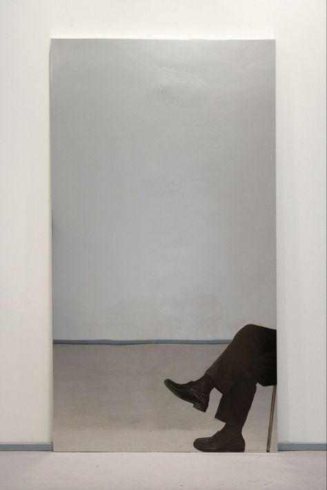 متحف فني, Giuseppe Penone, David Hume, Minimalist Photography, Cinematic Photography, Photography Wall, 영감을 주는 캐릭터, On The Floor, The Floor