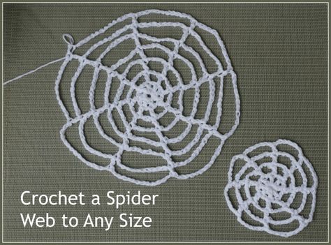 Crochet Spider Webs - a free pattern Crochet Spider Web, Wings Tutorial, Crochet Spider, Crochet Pour Halloween, Crochet Halloween, Web Patterns, Halloween Crochet Patterns, Spider Webs, Crochet Fall