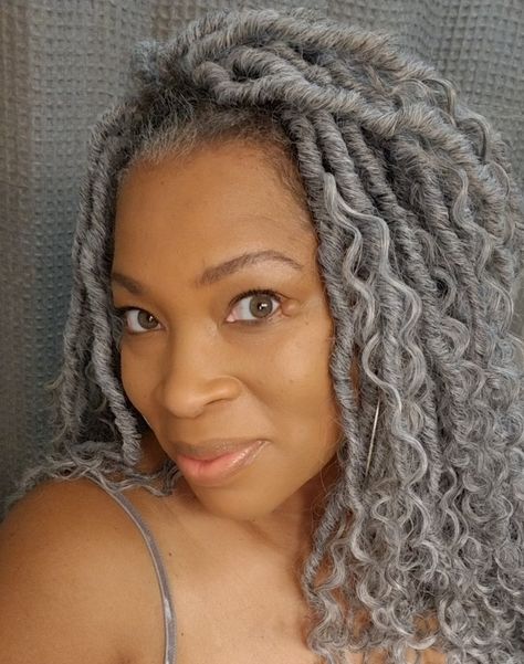 Silver Locs, Silver Haired Beauties, Comfy Pillow, Gorgeous Gray Hair, Grey Hair Inspiration, Beautiful Gray Hair, Ethnic Hairstyles, Silver Grey Hair, Natural Gray Hair