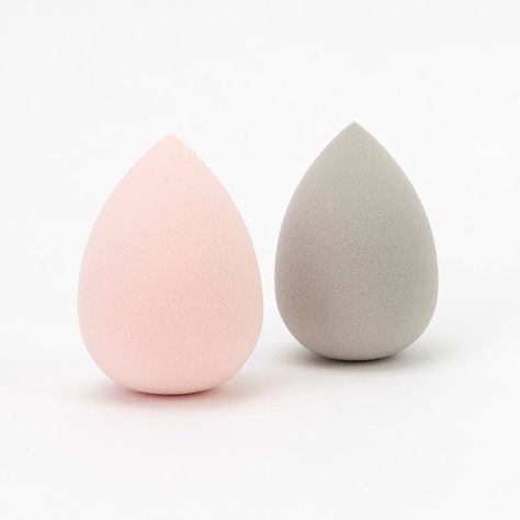 Спонж Beauty Blender, Ideas De Maquillaje Natural, Makeup Blending, Linen Chest, Beauty Blenders, Makeup Sponges, Blending Sponge, Makeup Needs, Body Makeup